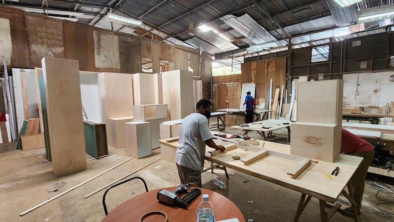 Workshop The M Renovation - kabinet dapur dan wardrobe custom plywood